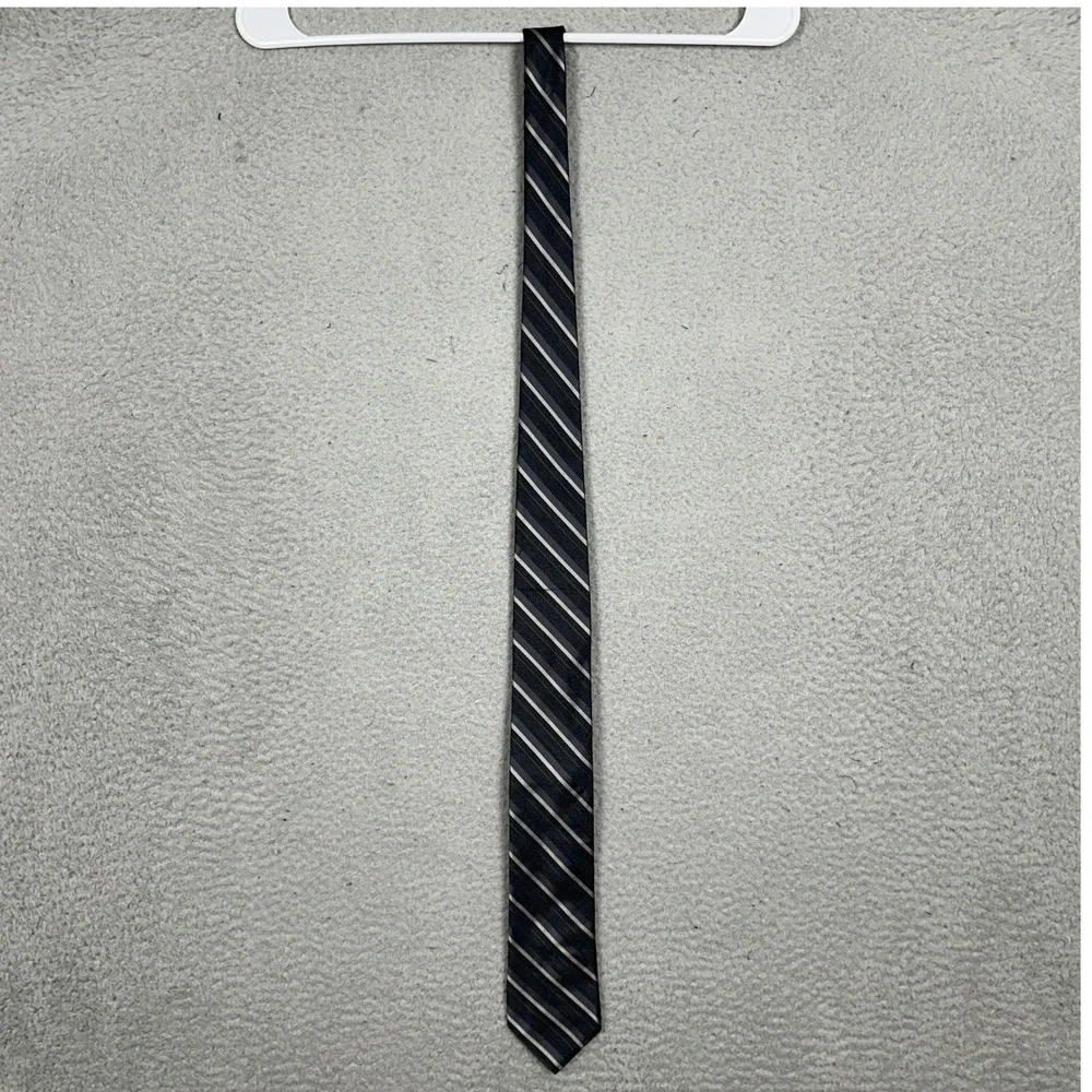 Robert Graham Tie Mens OS Striped Black Grey Silver 100% Silk Necktie Formal EUC